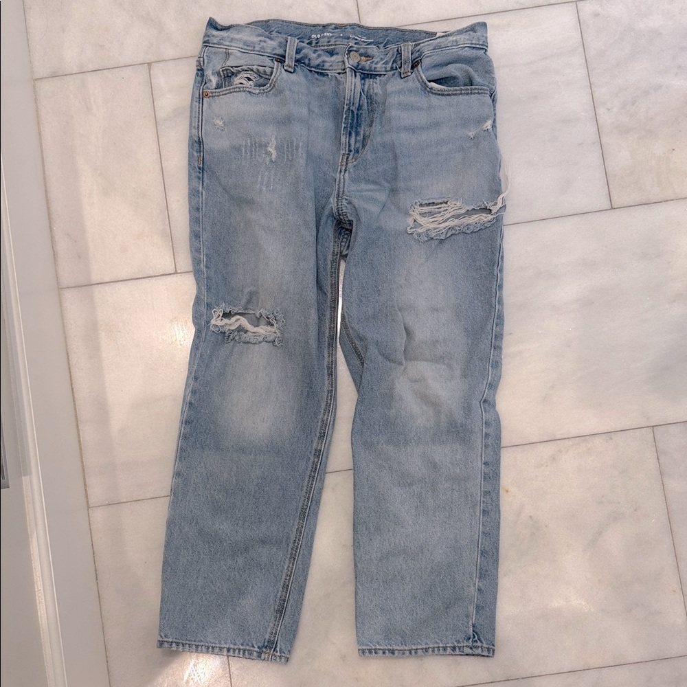 Old Navy women’s slouchy straight  Light Blue Relaxed Jeans- size 6